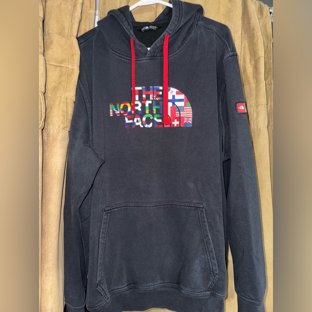 SOLD*****The North Face International edition hoodie xxl